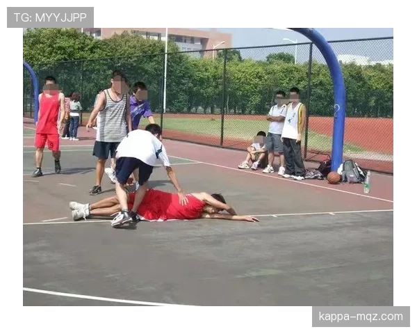 非法身体接触在篮球比赛中是如何判定的？